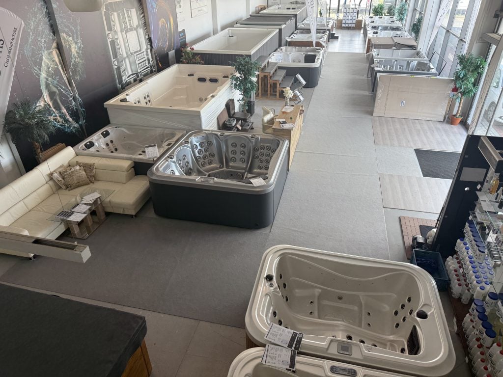 Showroom venkovní vířivky Praha