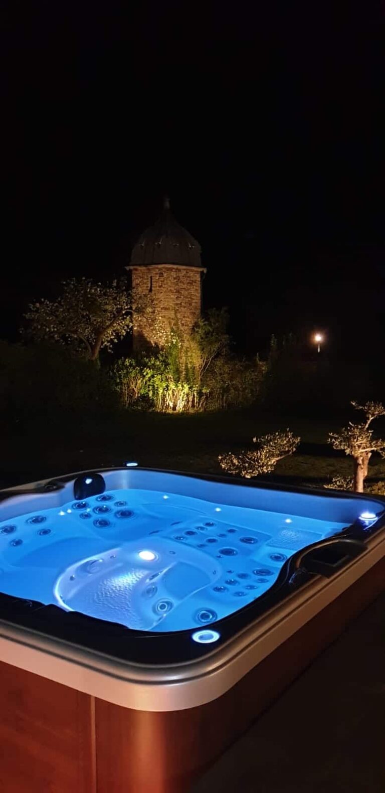 Realizace vířivky Elis od IDOL SPAS