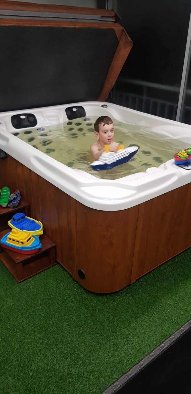 Realizace vířivky Nela od IDOL SPAS