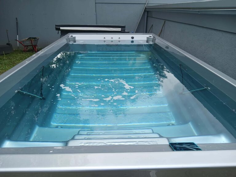 Realizace vířivky Termokryt vířivky a swim spa bazénu na přání od IDOL SPAS
