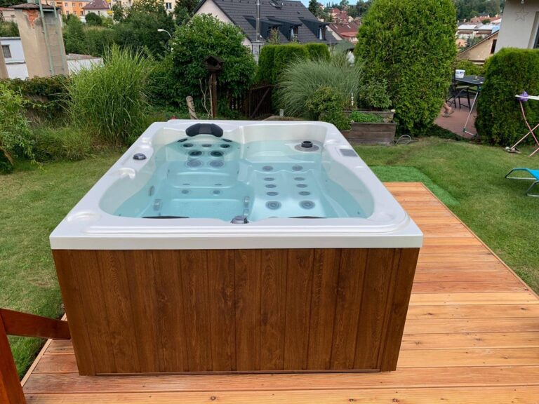 Instalace vířivky IDOL SPAS u zákazníka