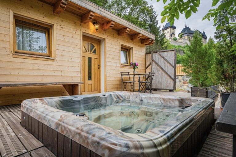 Instalace vířivky IDOL SPAS u zákazníka